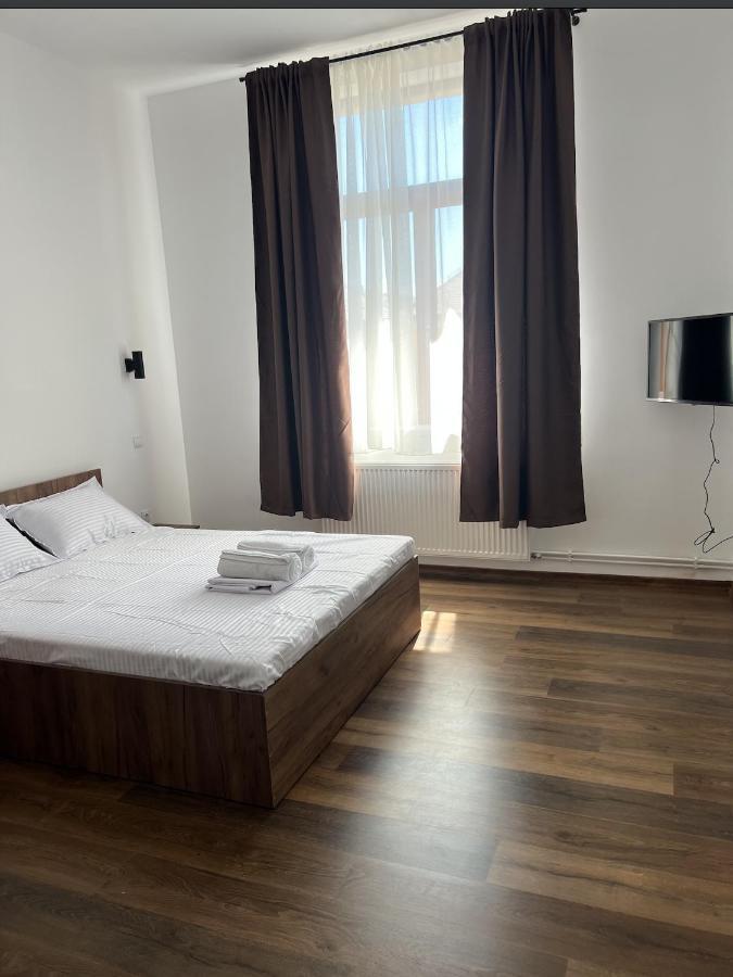 Hotel The Dot Mediaş Zewnętrze zdjęcie